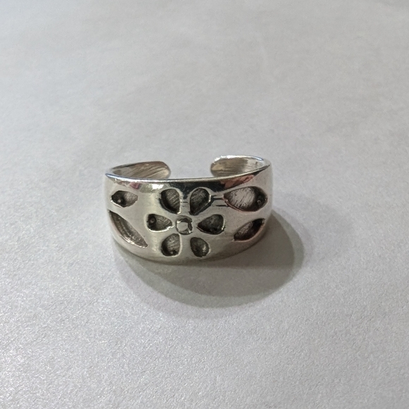 Sterling toe ring pinky flower chunky heavy solid ring - Picture 4 of 4